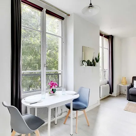 Amazing In The Heart Of The Marais *