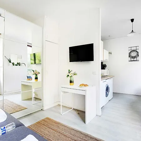Amazing In The Heart Of The Marais Paryż