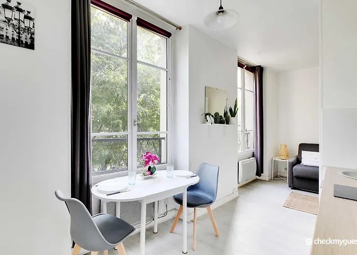 Amazing In The Heart Of The Marais *